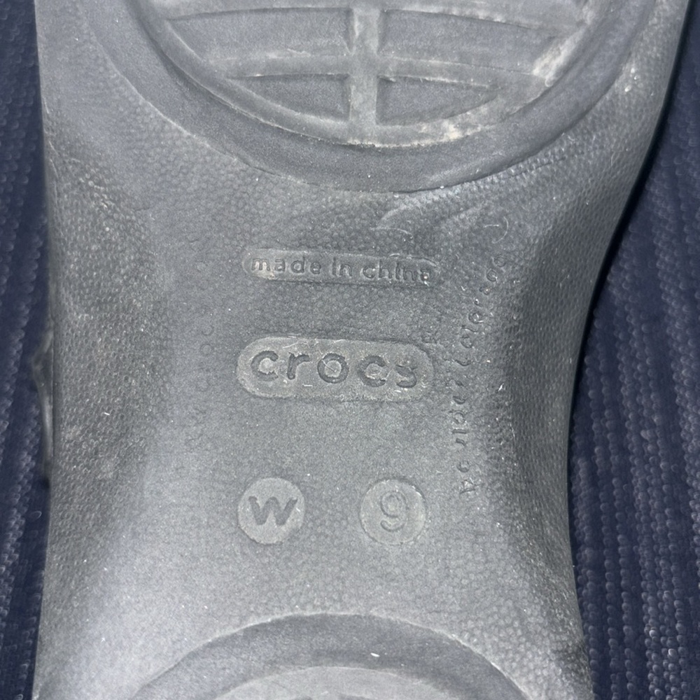 Comfortable Crocs Sandals - image 5